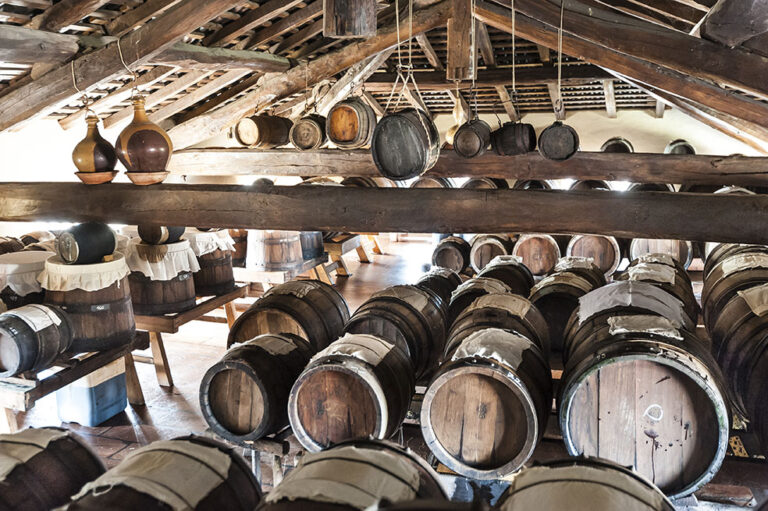 Besichtigung Balsamico-Essig-Mühle auf der Fahrradreise durch die Emilia-Romagna auf der Tour von Bologna nach Parma