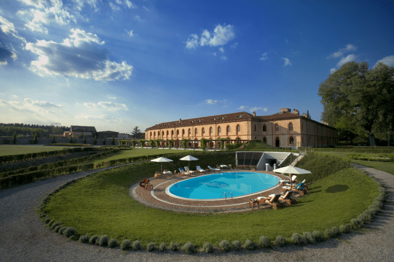Poolbereich Albergo dell'Agenzia im Piemont